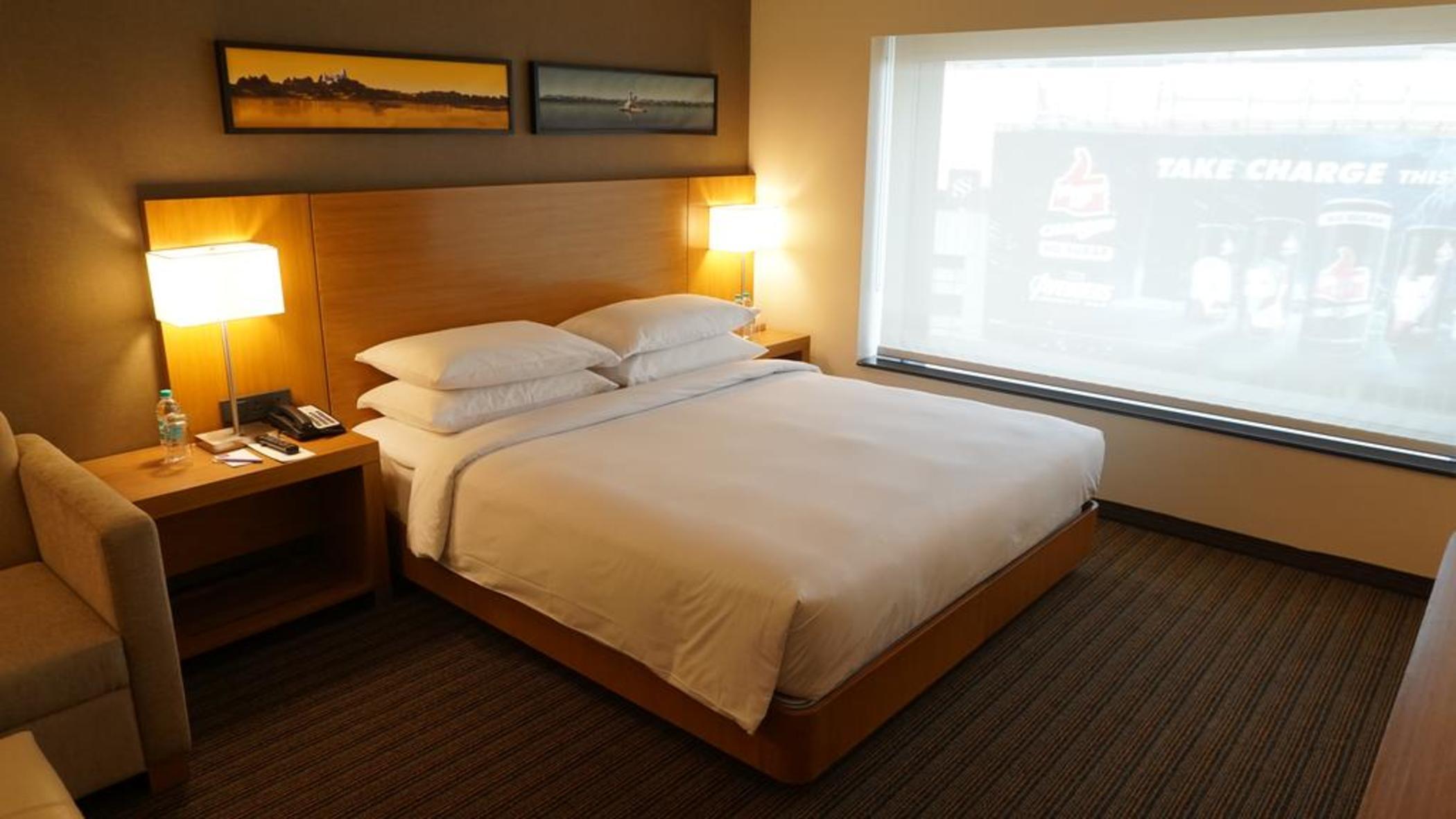 ホテル ハイアット プレイス ハイデラバード バンジャラ ヒルズ エクステリア 写真 A room at the Hilton Garden Inn in San Francisco