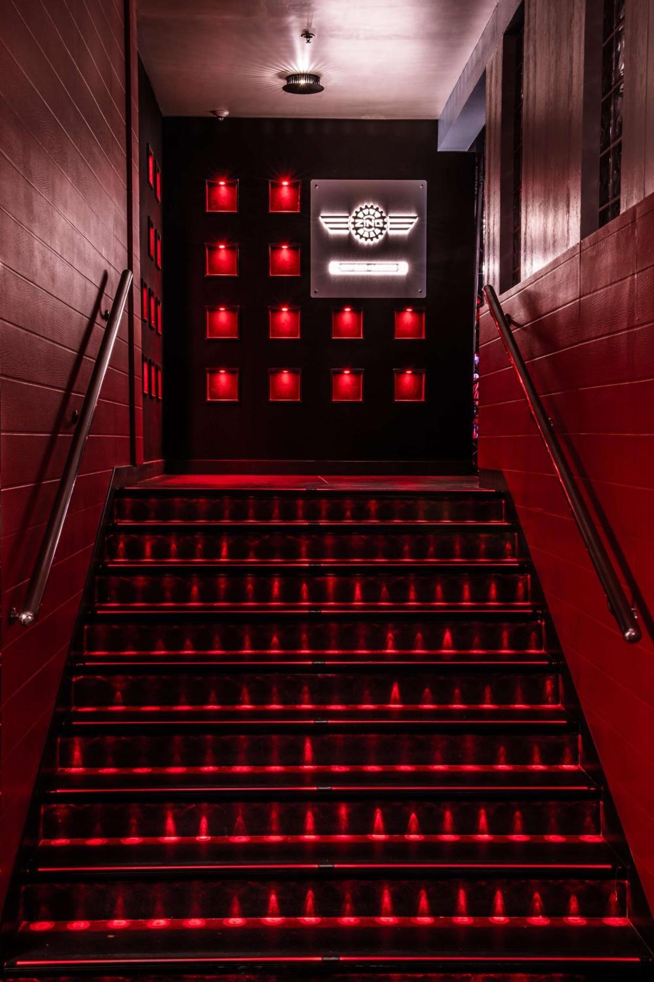 ホテル ハイアット プレイス ハイデラバード バンジャラ ヒルズ エクステリア 写真 Stairs to the stage